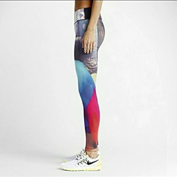 NIKE ForeveRun Epic Lux Tights in Lava Print - NWOT - Picture 2 of 8